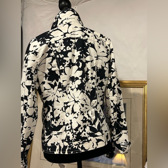 Rare Jones NY Jean Jacket, floral print 4 pockets with collar. NWOT Amazing!! - Picture 4 of 12